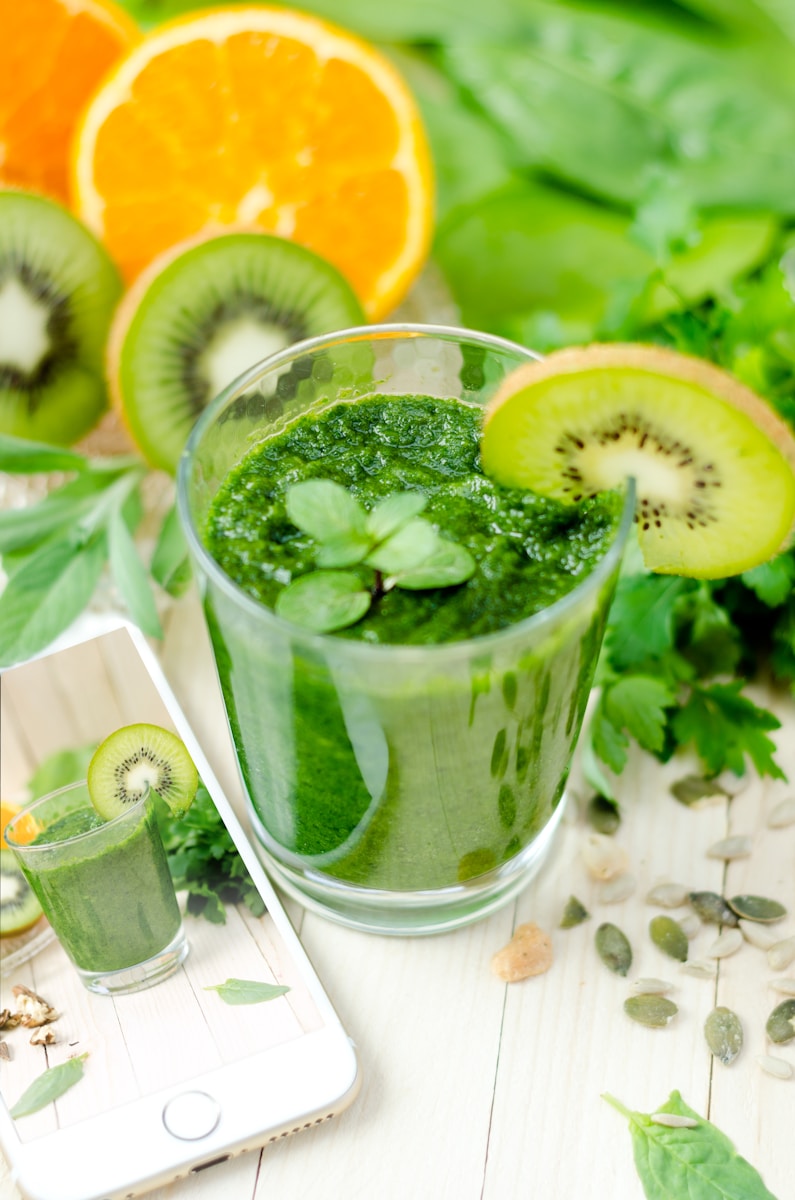 green shake fruits with kiwi